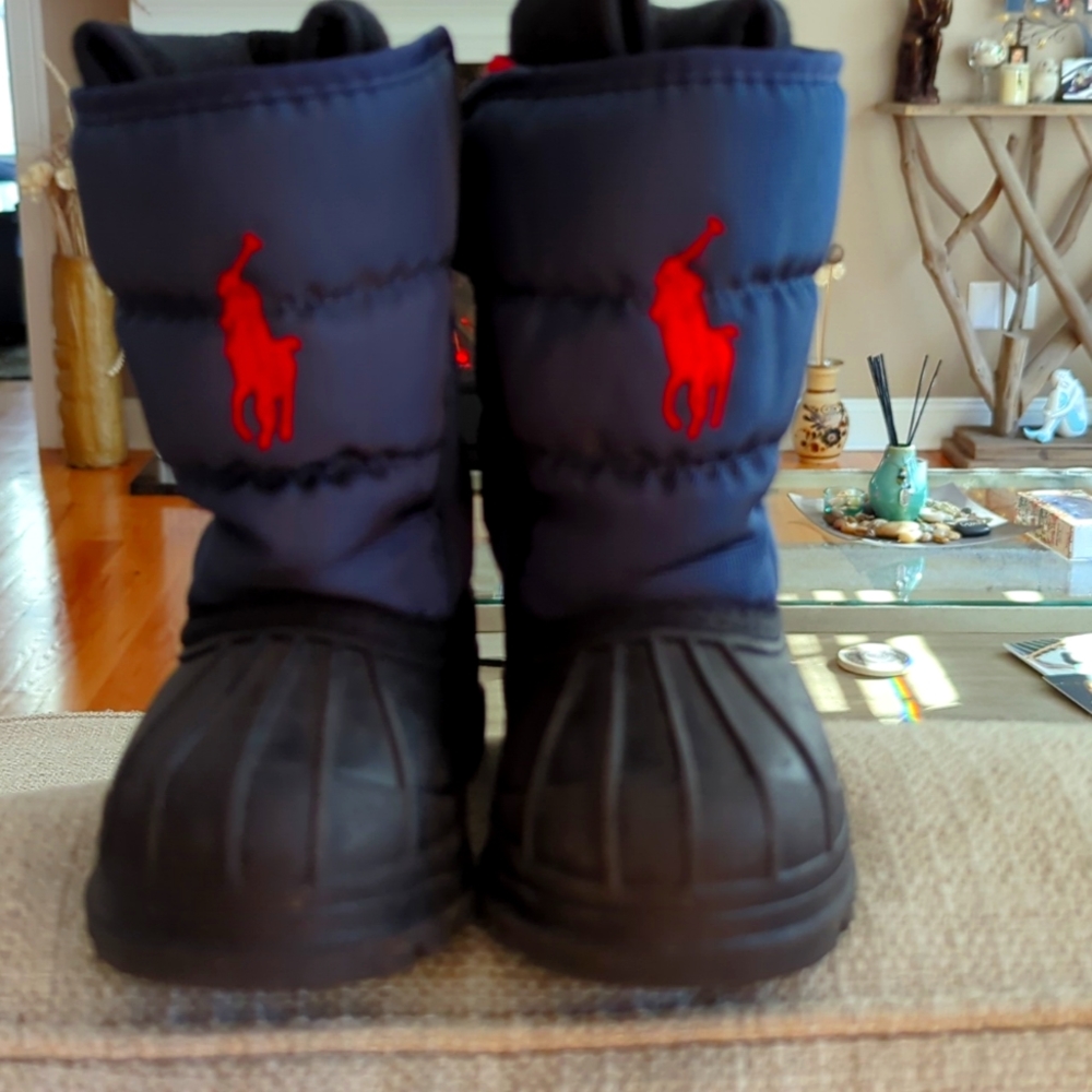 Toddler boy Ralph Lauren size 7snow boots,